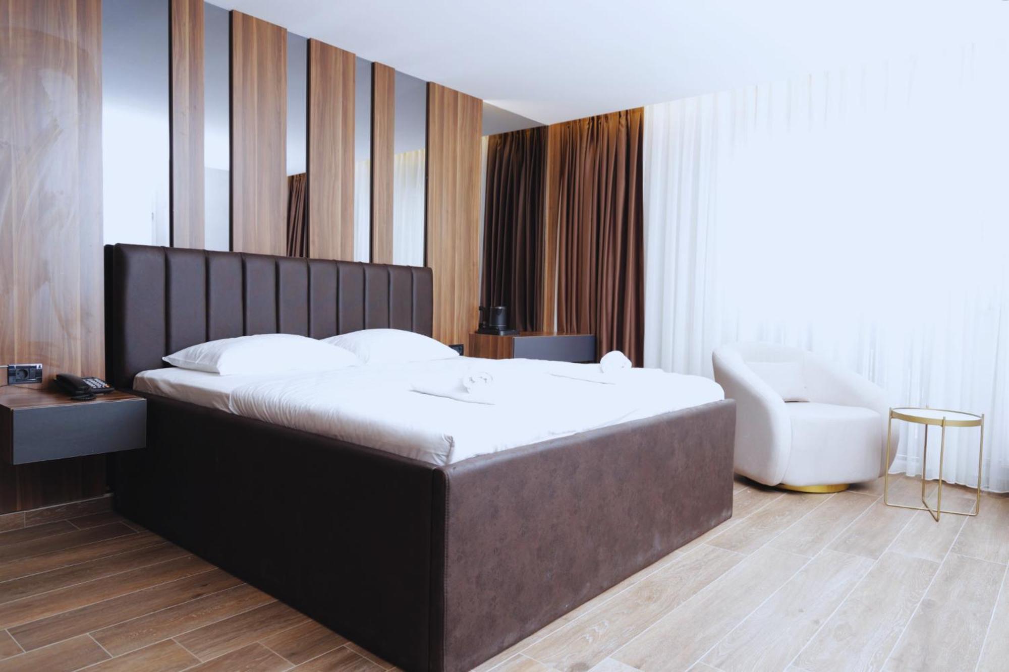 Hotel Solo 127 Призрен Экстерьер фото