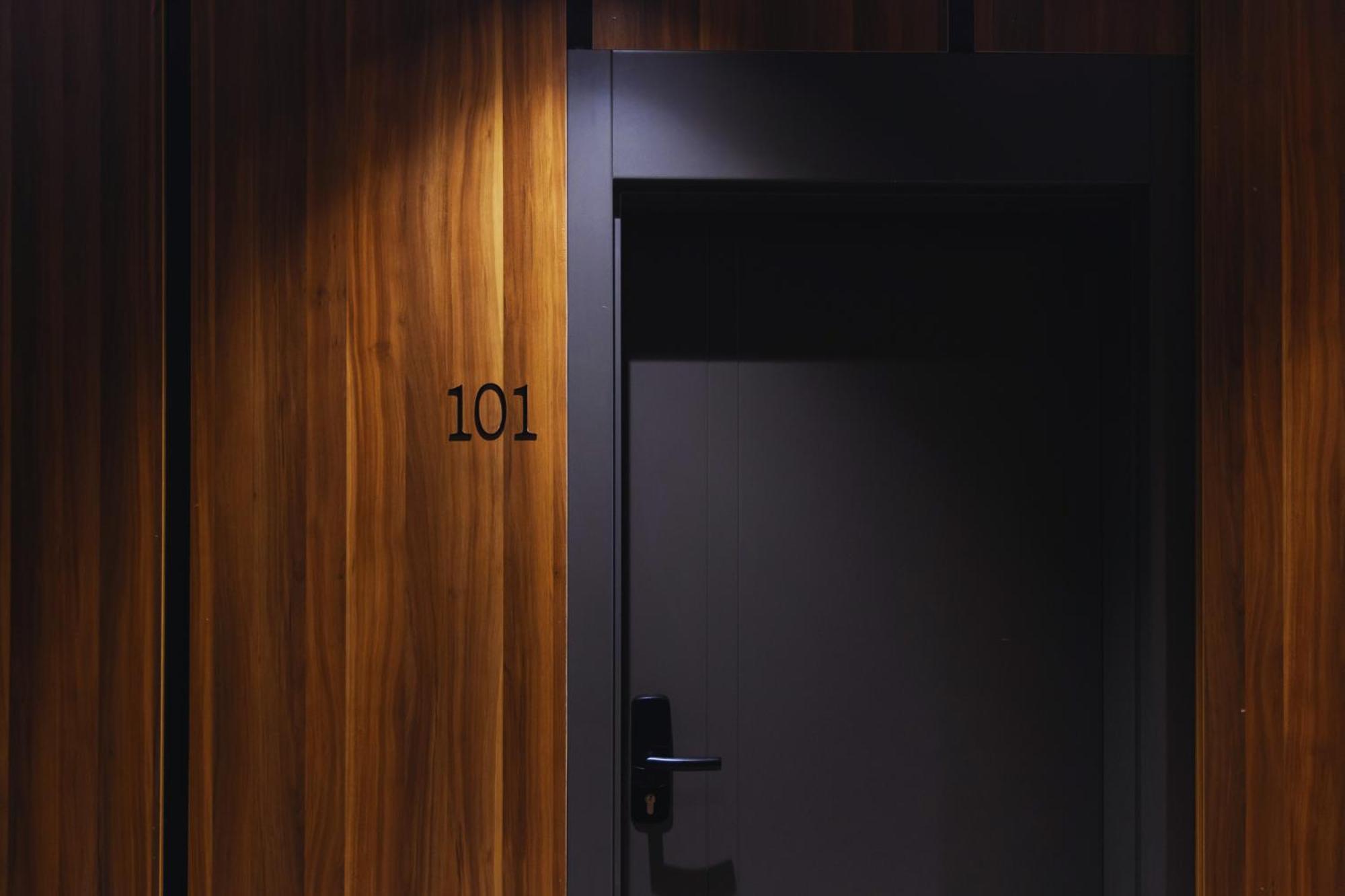 Hotel Solo 127 Призрен Экстерьер фото